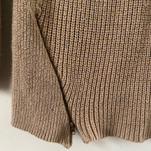 Tan Knit Sweater w/ Zippers - Picture 6 of 11